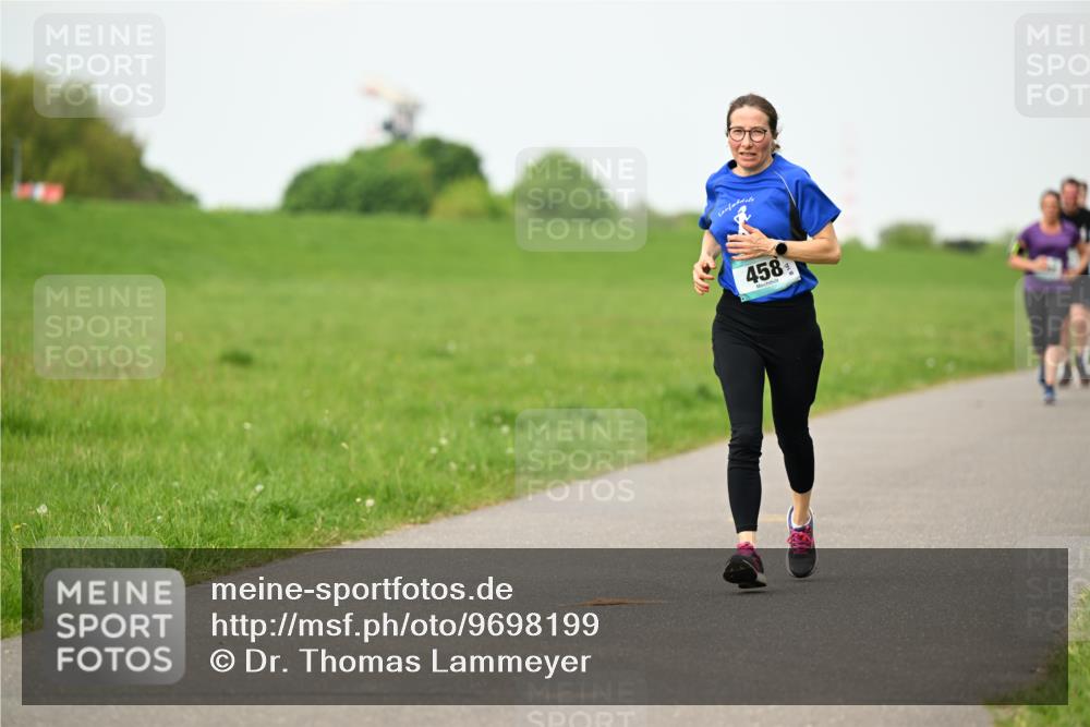 10.05.2026 - 8. Wedeler Halbmarathon Dr. Thomas Lammeyer http://msf.ph/oto/9698199 10.05.2026 11:32:07 Laufen 458 meine-sportfotos.de