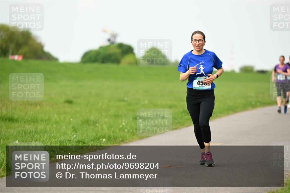10.05.2026 - 8. Wedeler Halbmarathon Dr. Thomas Lammeyer http://msf.ph/oto/9698204 10.05.2026 11:32:07 Laufen 456 meine-sportfotos.de