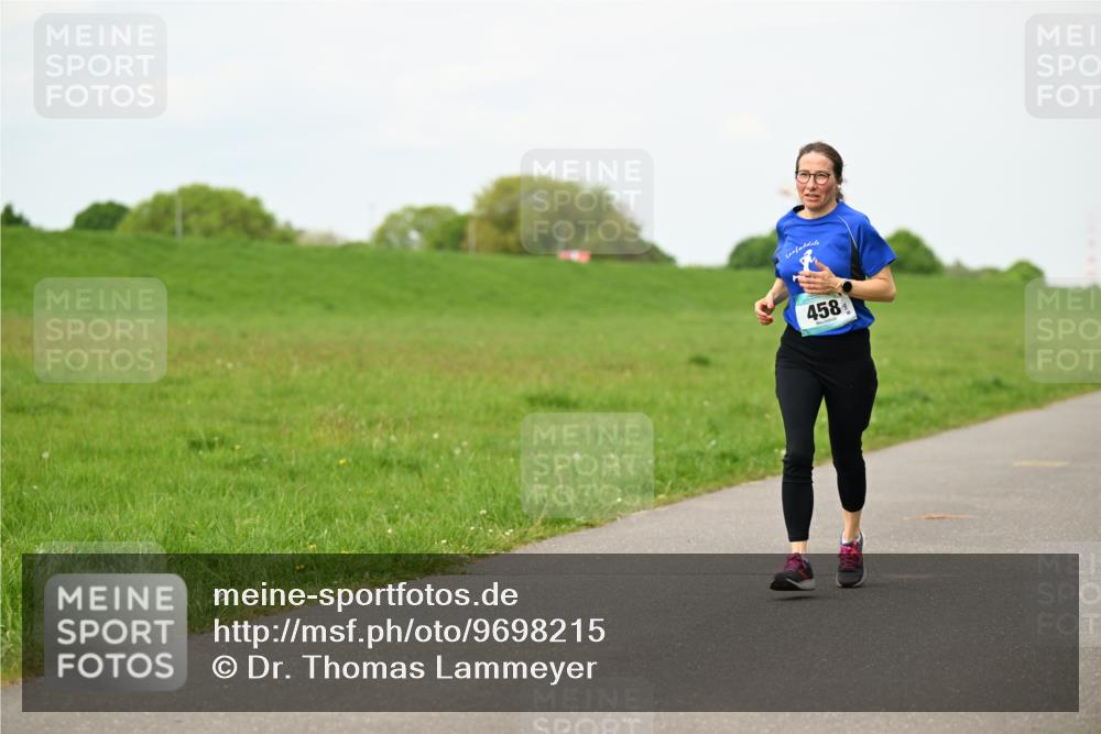 10.05.2026 - 8. Wedeler Halbmarathon Dr. Thomas Lammeyer http://msf.ph/oto/9698215 10.05.2026 11:32:09 Laufen 458 meine-sportfotos.de