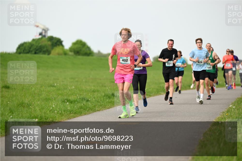 10.05.2026 - 8. Wedeler Halbmarathon Dr. Thomas Lammeyer http://msf.ph/oto/9698223 10.05.2026 11:32:12 Laufen 402, 628, 221, 585 meine-sportfotos.de