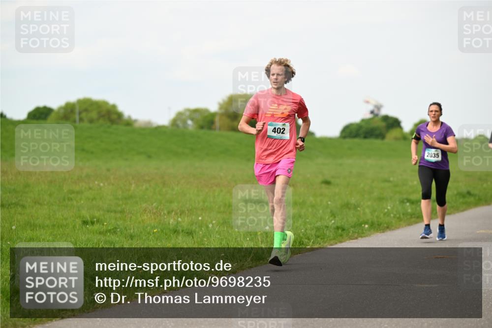 10.05.2026 - 8. Wedeler Halbmarathon Dr. Thomas Lammeyer http://msf.ph/oto/9698235 10.05.2026 11:32:14 Laufen 402, 2035 meine-sportfotos.de