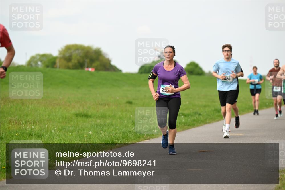 10.05.2026 - 8. Wedeler Halbmarathon Dr. Thomas Lammeyer http://msf.ph/oto/9698241 10.05.2026 11:32:16 Laufen 628 meine-sportfotos.de