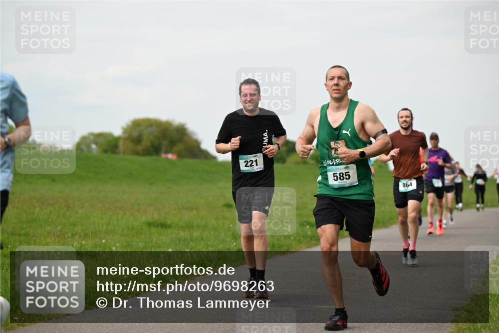 10.05.2026 - 8. Wedeler Halbmarathon Dr. Thomas Lammeyer http://msf.ph/oto/9698263 10.05.2026 11:32:20 Laufen 221, 1544, 585, 864 meine-sportfotos.de