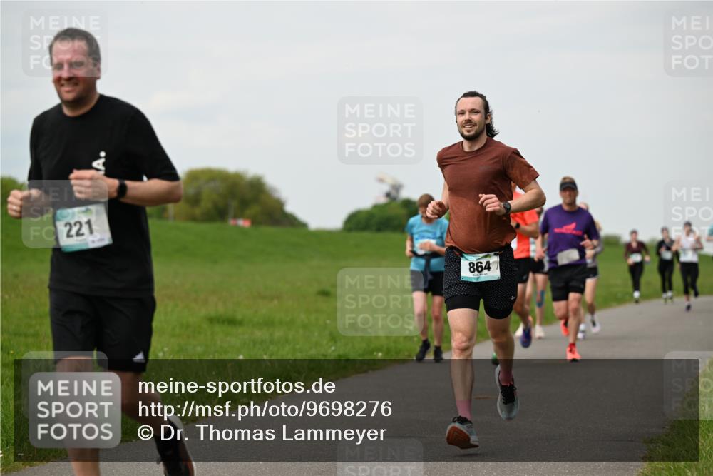 10.05.2026 - 8. Wedeler Halbmarathon Dr. Thomas Lammeyer http://msf.ph/oto/9698276 10.05.2026 11:32:22 Laufen 221, 864 meine-sportfotos.de