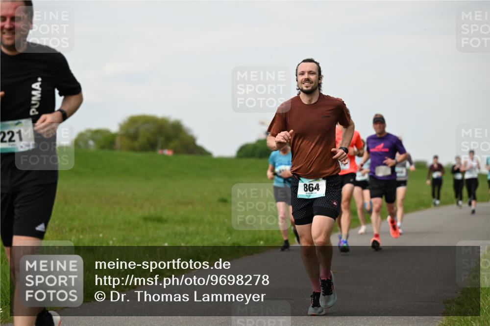 10.05.2026 - 8. Wedeler Halbmarathon Dr. Thomas Lammeyer http://msf.ph/oto/9698278 10.05.2026 11:32:22 Laufen 221, 864 meine-sportfotos.de