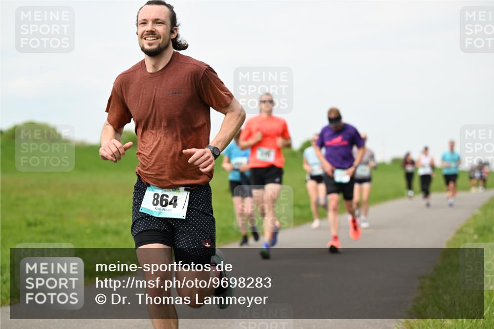 10.05.2026 - 8. Wedeler Halbmarathon Dr. Thomas Lammeyer http://msf.ph/oto/9698283 10.05.2026 11:32:23 Laufen 864 meine-sportfotos.de