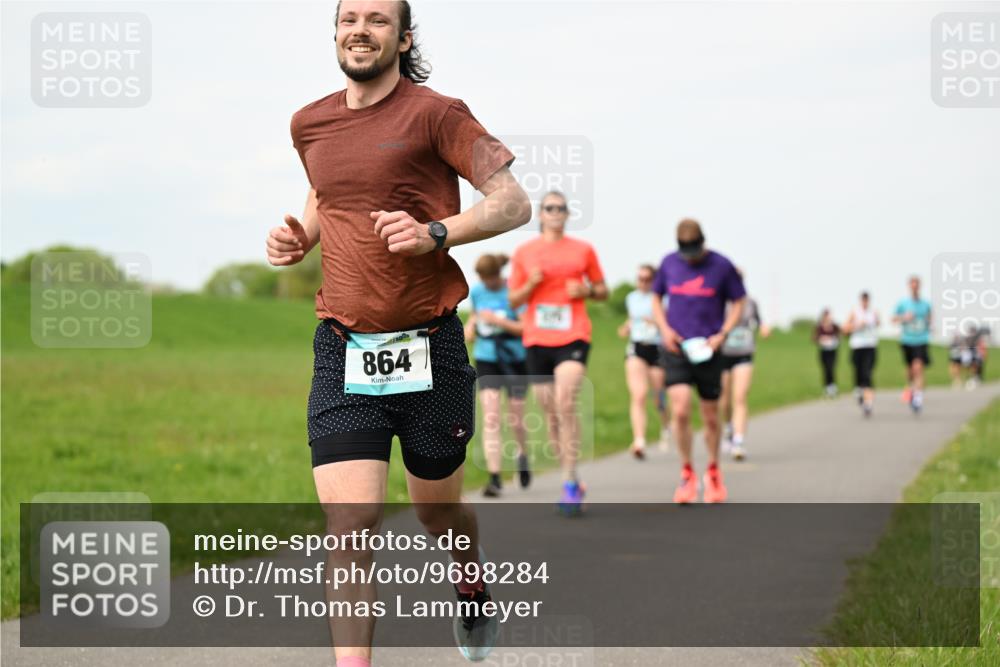 10.05.2026 - 8. Wedeler Halbmarathon Dr. Thomas Lammeyer http://msf.ph/oto/9698284 10.05.2026 11:32:23 Laufen 864 meine-sportfotos.de