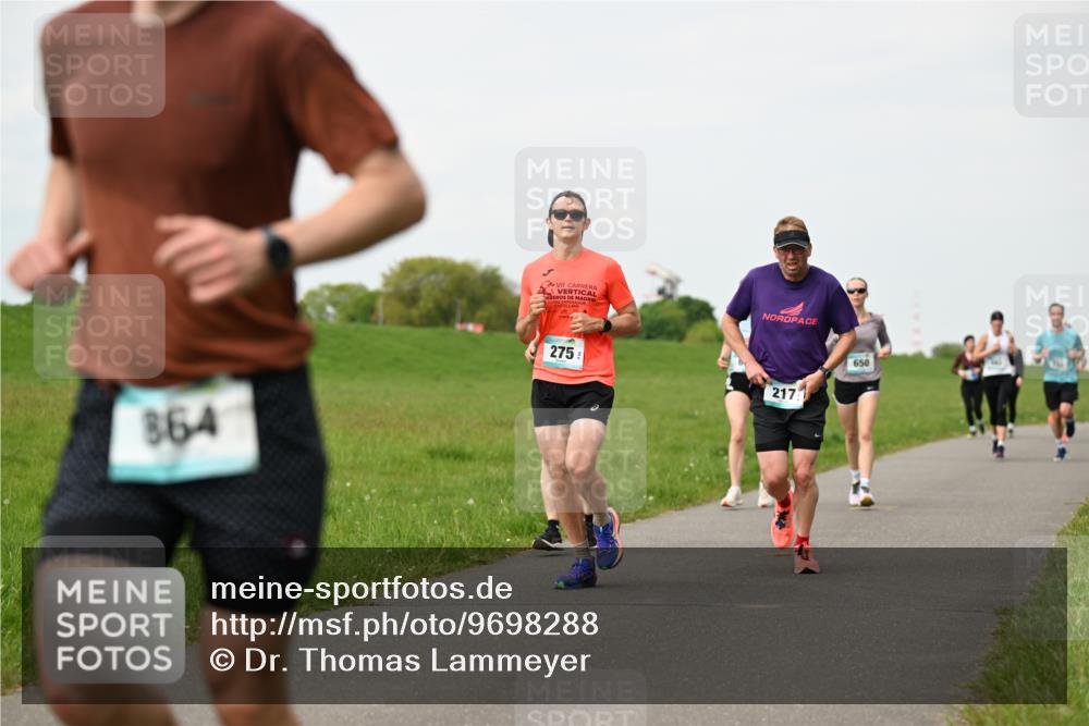 10.05.2026 - 8. Wedeler Halbmarathon Dr. Thomas Lammeyer http://msf.ph/oto/9698288 10.05.2026 11:32:24 Laufen 864, 275, 217, 650 meine-sportfotos.de