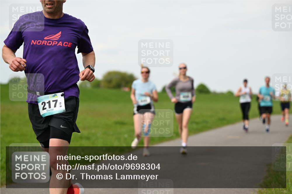 10.05.2026 - 8. Wedeler Halbmarathon Dr. Thomas Lammeyer http://msf.ph/oto/9698304 10.05.2026 11:32:27 Laufen 217 meine-sportfotos.de