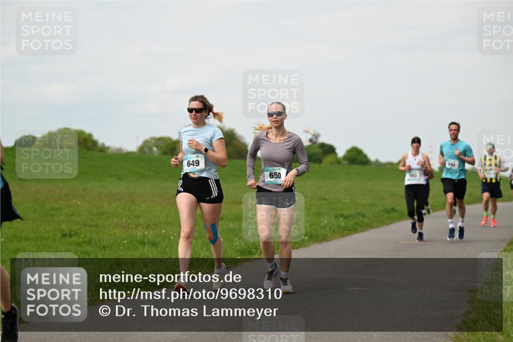 10.05.2026 - 8. Wedeler Halbmarathon Dr. Thomas Lammeyer http://msf.ph/oto/9698310 10.05.2026 11:32:28 Laufen 649, 650, 593 meine-sportfotos.de