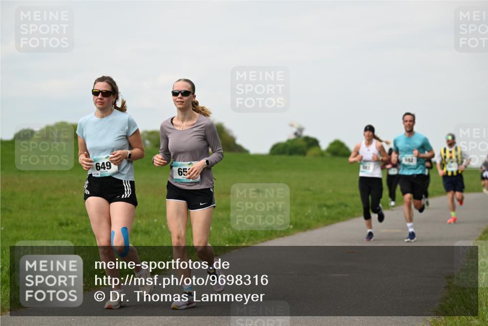 10.05.2026 - 8. Wedeler Halbmarathon Dr. Thomas Lammeyer http://msf.ph/oto/9698316 10.05.2026 11:32:28 Laufen 649, 136, 383, 502 meine-sportfotos.de