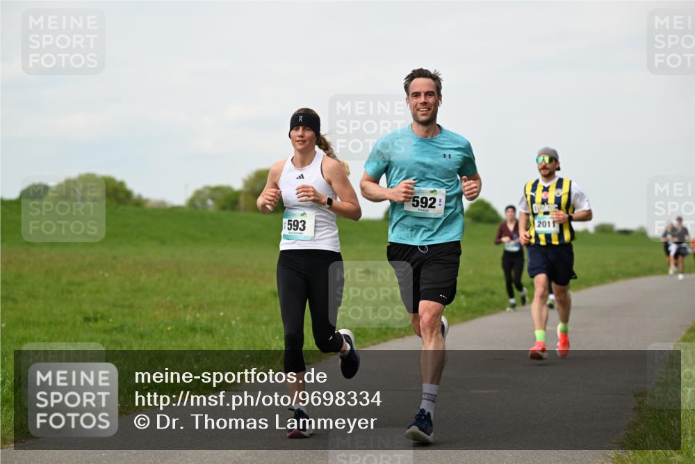 10.05.2026 - 8. Wedeler Halbmarathon Dr. Thomas Lammeyer http://msf.ph/oto/9698334 10.05.2026 11:32:31 Laufen 593, 592, 2011 meine-sportfotos.de