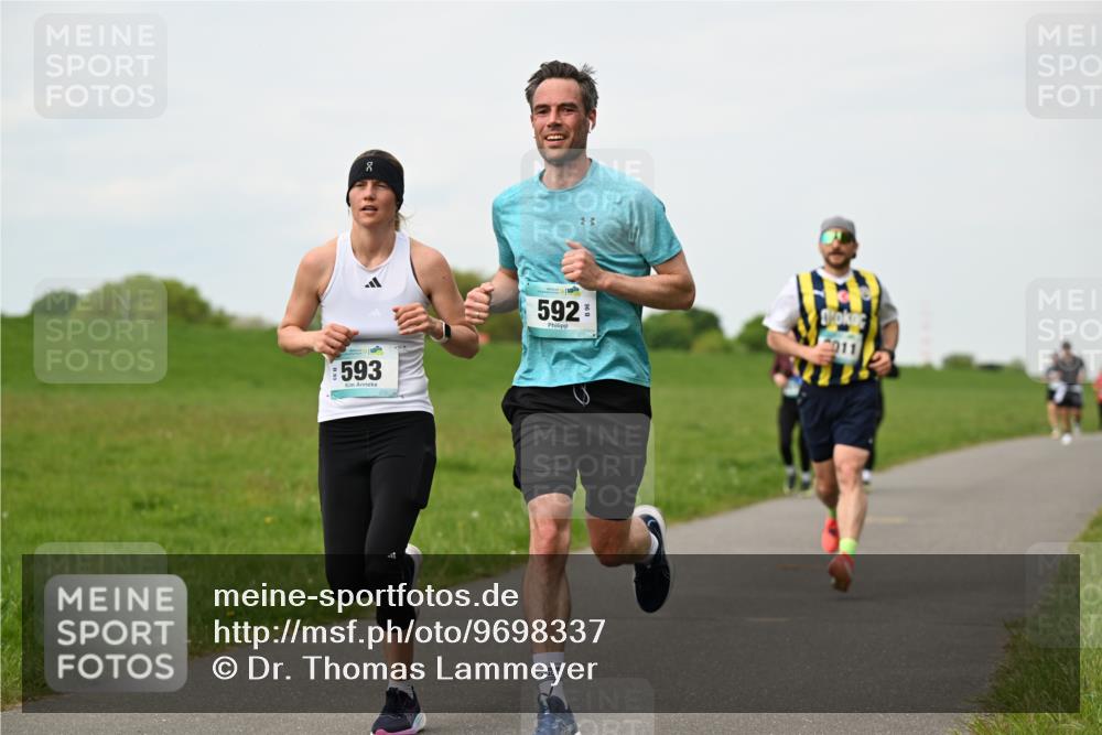 10.05.2026 - 8. Wedeler Halbmarathon Dr. Thomas Lammeyer http://msf.ph/oto/9698337 10.05.2026 11:32:32 Laufen 593, 592 meine-sportfotos.de