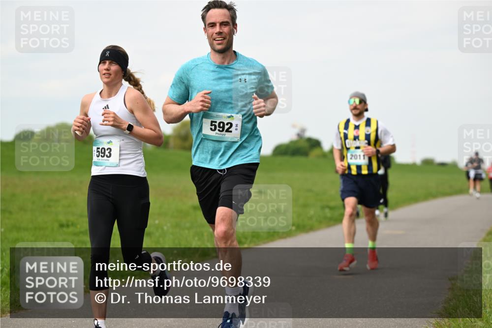 10.05.2026 - 8. Wedeler Halbmarathon Dr. Thomas Lammeyer http://msf.ph/oto/9698339 10.05.2026 11:32:32 Laufen 593, 592, 2011 meine-sportfotos.de