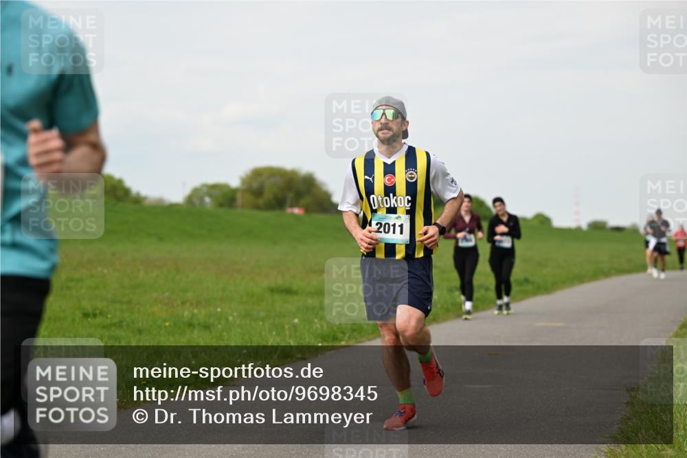 10.05.2026 - 8. Wedeler Halbmarathon Dr. Thomas Lammeyer http://msf.ph/oto/9698345 10.05.2026 11:32:33 Laufen 2011 meine-sportfotos.de