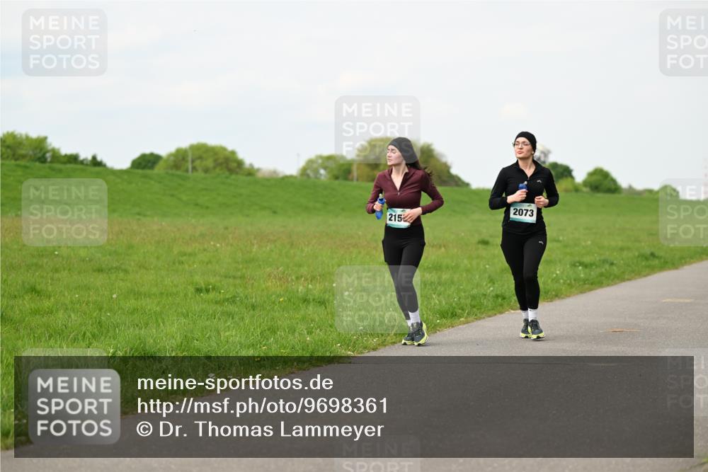 10.05.2026 - 8. Wedeler Halbmarathon Dr. Thomas Lammeyer http://msf.ph/oto/9698361 10.05.2026 11:32:37 Laufen 215, 2073 meine-sportfotos.de
