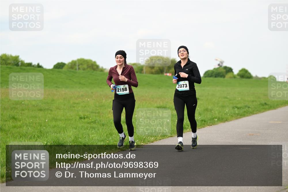 10.05.2026 - 8. Wedeler Halbmarathon Dr. Thomas Lammeyer http://msf.ph/oto/9698369 10.05.2026 11:32:38 Laufen 2158, 2073 meine-sportfotos.de