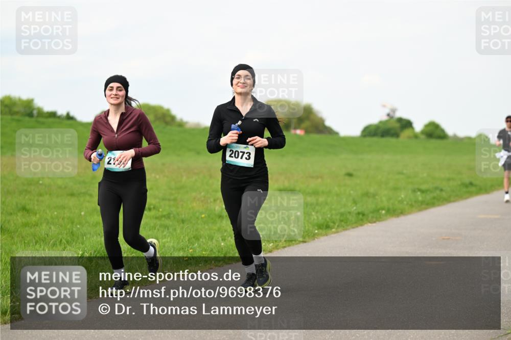 10.05.2026 - 8. Wedeler Halbmarathon Dr. Thomas Lammeyer http://msf.ph/oto/9698376 10.05.2026 11:32:39 Laufen 214, 2073 meine-sportfotos.de
