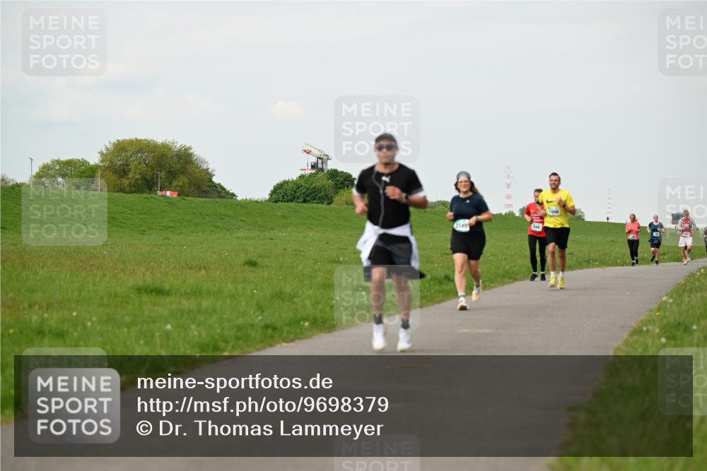 10.05.2026 - 8. Wedeler Halbmarathon Dr. Thomas Lammeyer http://msf.ph/oto/9698379 10.05.2026 11:32:42 Laufen 1048 meine-sportfotos.de