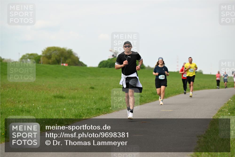 10.05.2026 - 8. Wedeler Halbmarathon Dr. Thomas Lammeyer http://msf.ph/oto/9698381 10.05.2026 11:32:43 Laufen 2149 meine-sportfotos.de