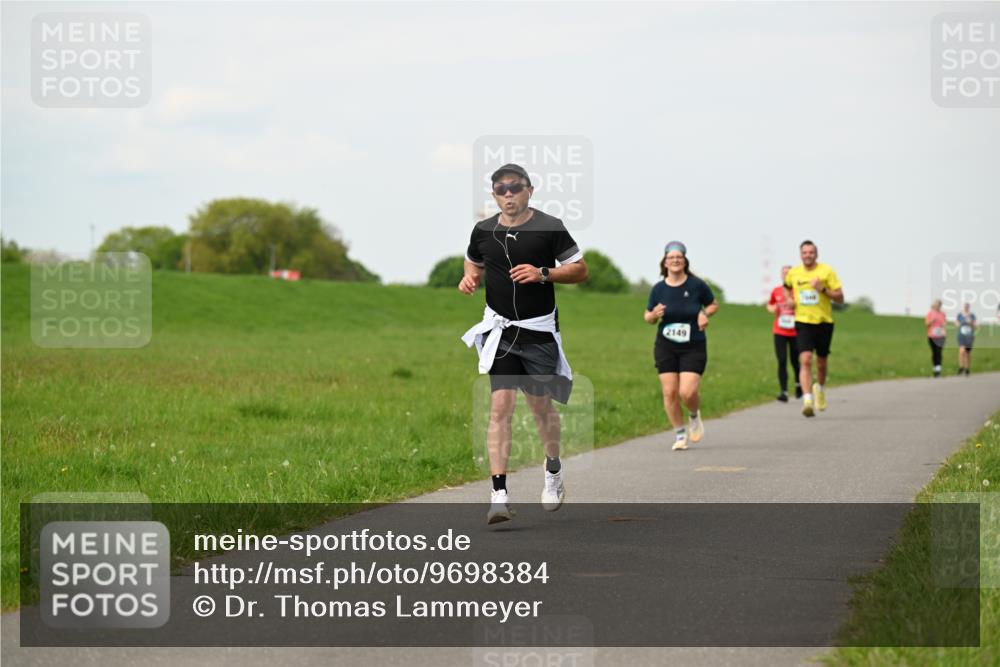 10.05.2026 - 8. Wedeler Halbmarathon Dr. Thomas Lammeyer http://msf.ph/oto/9698384 10.05.2026 11:32:43 Laufen 2149 meine-sportfotos.de
