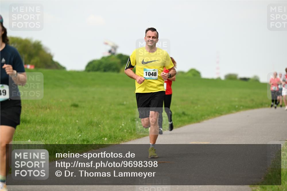 10.05.2026 - 8. Wedeler Halbmarathon Dr. Thomas Lammeyer http://msf.ph/oto/9698398 10.05.2026 11:32:48 Laufen 1048 meine-sportfotos.de