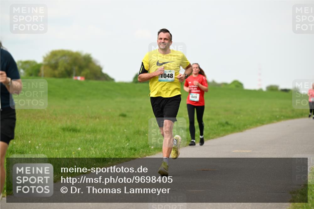10.05.2026 - 8. Wedeler Halbmarathon Dr. Thomas Lammeyer http://msf.ph/oto/9698405 10.05.2026 11:32:49 Laufen 1048, 849 meine-sportfotos.de