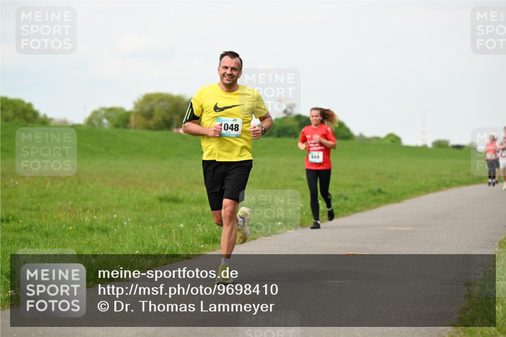 10.05.2026 - 8. Wedeler Halbmarathon Dr. Thomas Lammeyer http://msf.ph/oto/9698410 10.05.2026 11:32:50 Laufen 048, 849 meine-sportfotos.de