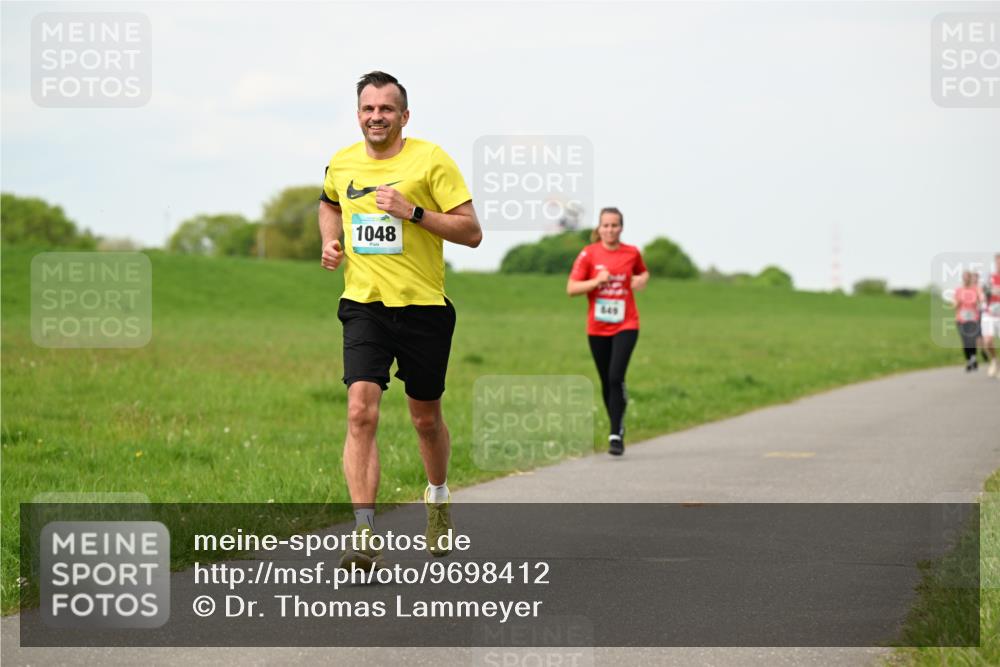 10.05.2026 - 8. Wedeler Halbmarathon Dr. Thomas Lammeyer http://msf.ph/oto/9698412 10.05.2026 11:32:50 Laufen 1048 meine-sportfotos.de