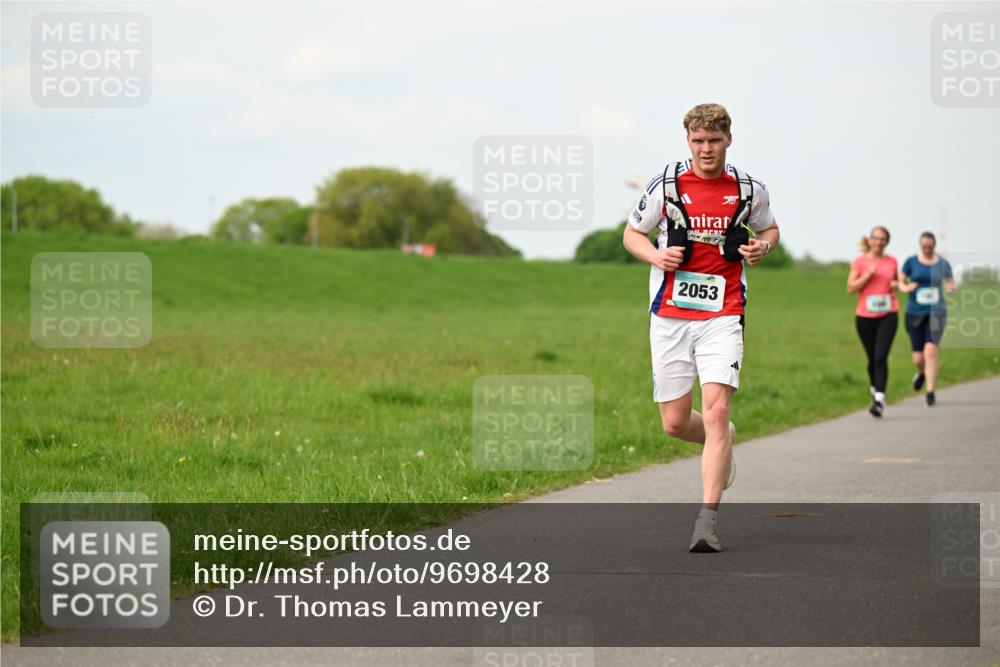 10.05.2026 - 8. Wedeler Halbmarathon Dr. Thomas Lammeyer http://msf.ph/oto/9698428 10.05.2026 11:32:59 Laufen 2053 meine-sportfotos.de