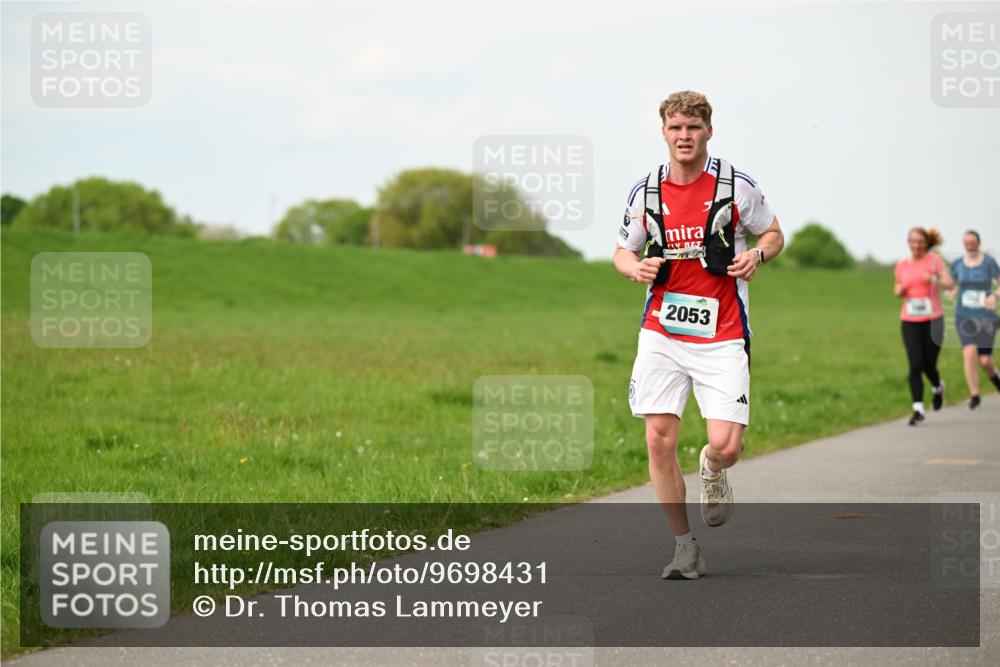 10.05.2026 - 8. Wedeler Halbmarathon Dr. Thomas Lammeyer http://msf.ph/oto/9698431 10.05.2026 11:32:59 Laufen 2053 meine-sportfotos.de