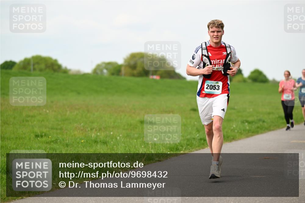 10.05.2026 - 8. Wedeler Halbmarathon Dr. Thomas Lammeyer http://msf.ph/oto/9698432 10.05.2026 11:32:59 Laufen 2053 meine-sportfotos.de