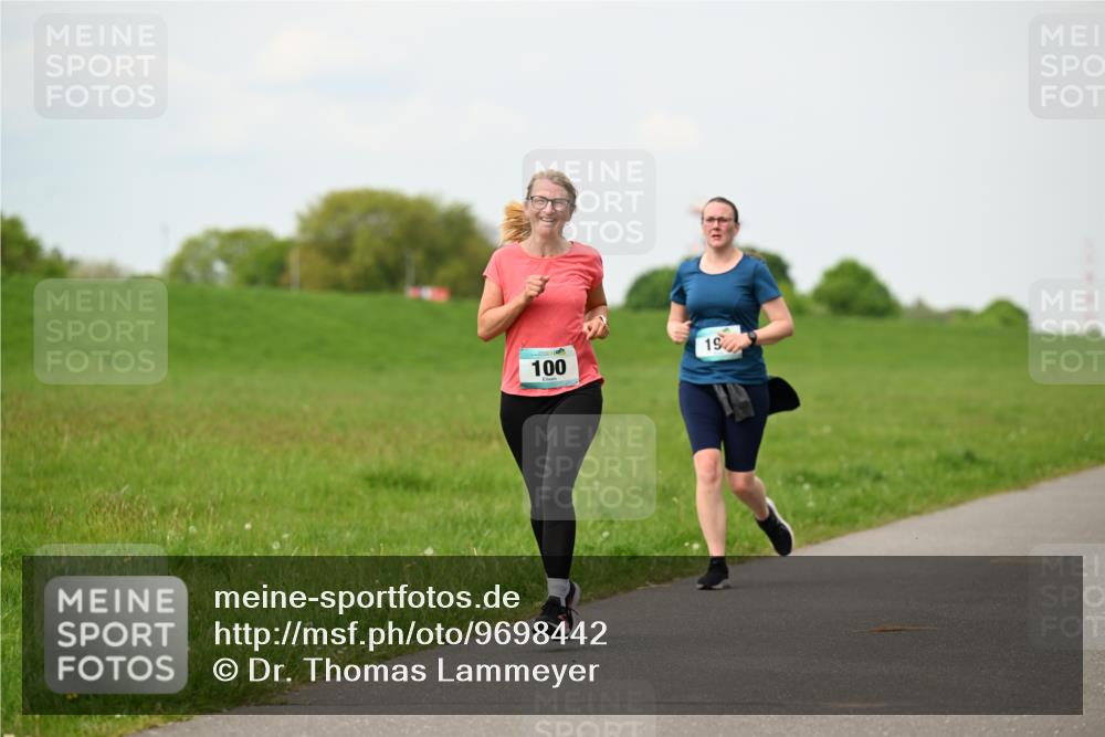 10.05.2026 - 8. Wedeler Halbmarathon Dr. Thomas Lammeyer http://msf.ph/oto/9698442 10.05.2026 11:33:04 Laufen 100 meine-sportfotos.de
