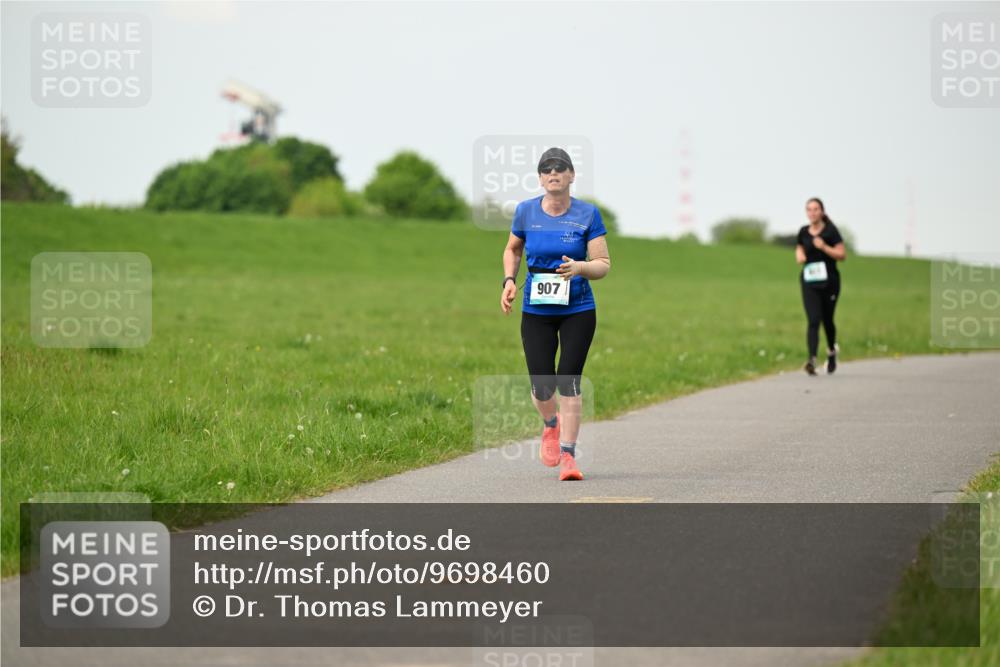 10.05.2026 - 8. Wedeler Halbmarathon Dr. Thomas Lammeyer http://msf.ph/oto/9698460 10.05.2026 11:33:09 Laufen 907 meine-sportfotos.de