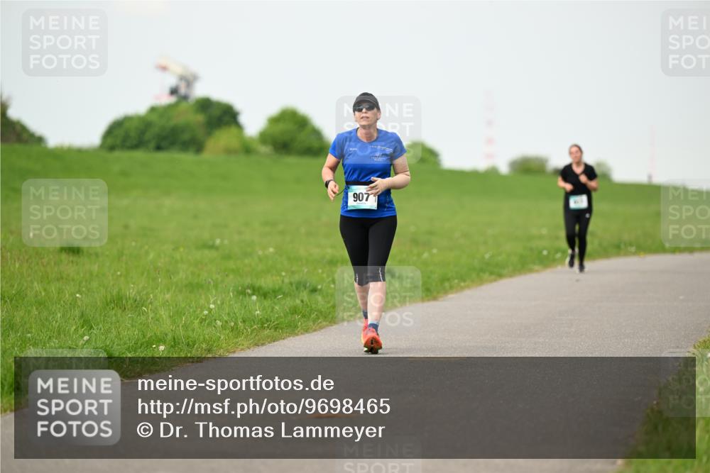 10.05.2026 - 8. Wedeler Halbmarathon Dr. Thomas Lammeyer http://msf.ph/oto/9698465 10.05.2026 11:33:10 Laufen 907 meine-sportfotos.de