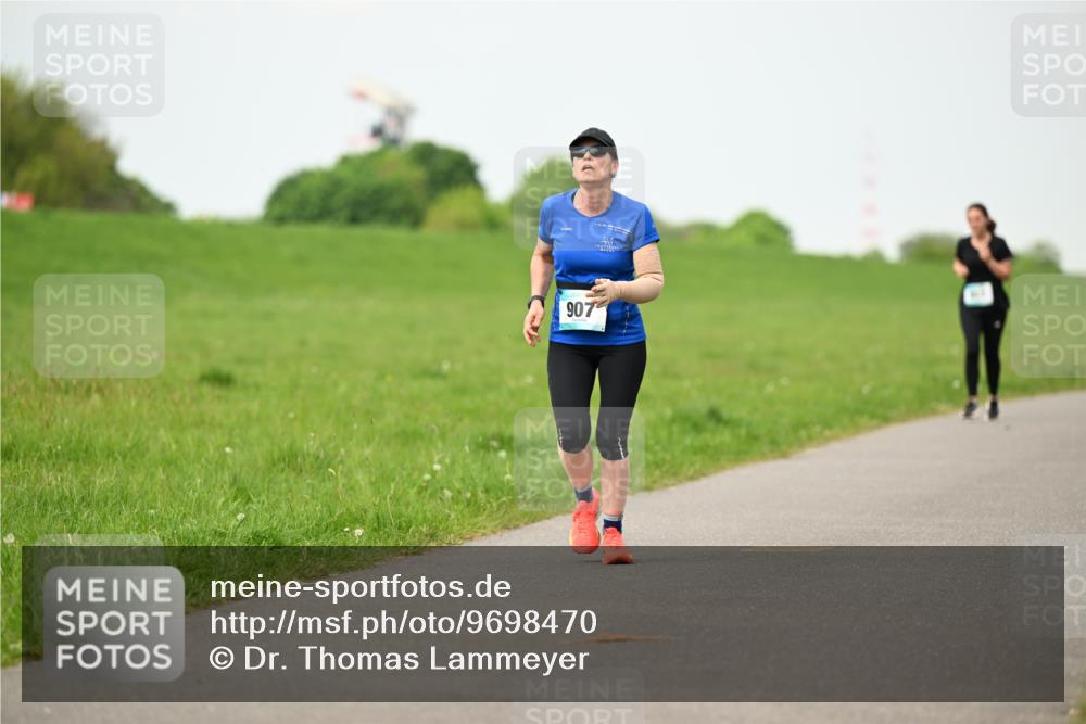 10.05.2026 - 8. Wedeler Halbmarathon Dr. Thomas Lammeyer http://msf.ph/oto/9698470 10.05.2026 11:33:10 Laufen 907 meine-sportfotos.de