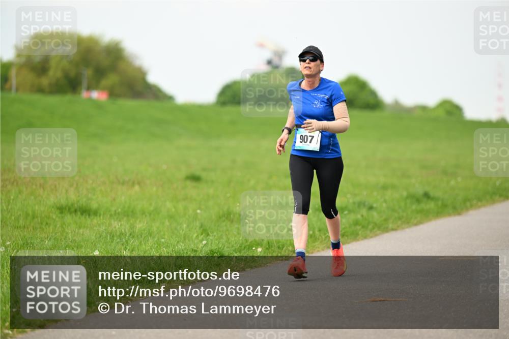 10.05.2026 - 8. Wedeler Halbmarathon Dr. Thomas Lammeyer http://msf.ph/oto/9698476 10.05.2026 11:33:11 Laufen 907 meine-sportfotos.de