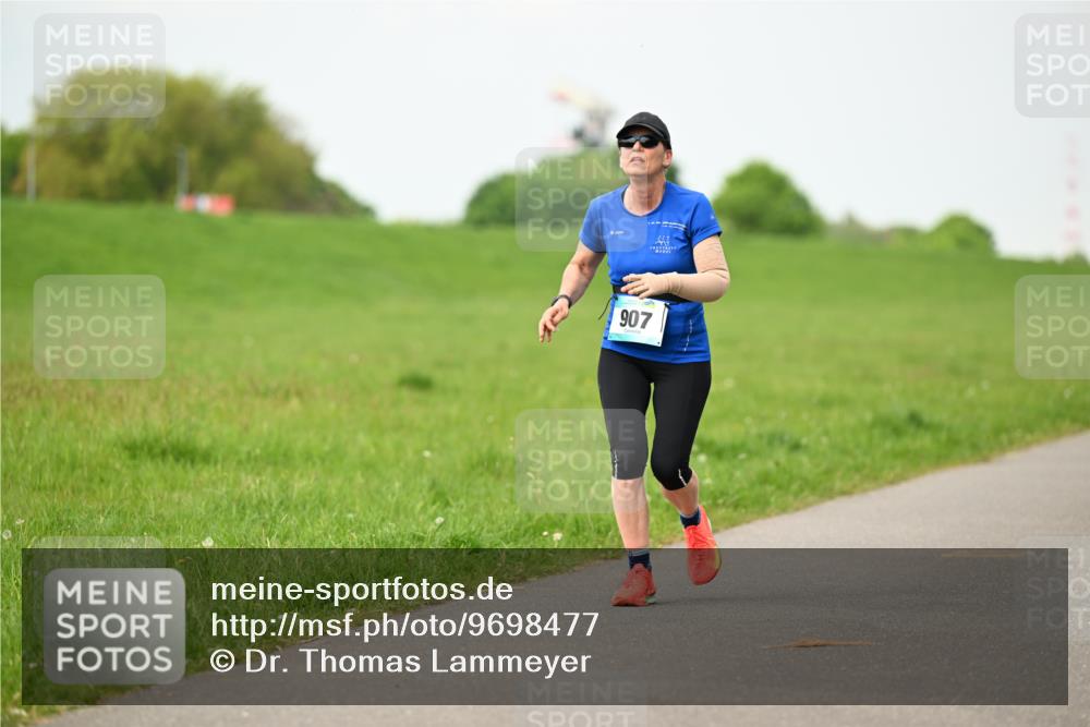 10.05.2026 - 8. Wedeler Halbmarathon Dr. Thomas Lammeyer http://msf.ph/oto/9698477 10.05.2026 11:33:11 Laufen 907 meine-sportfotos.de