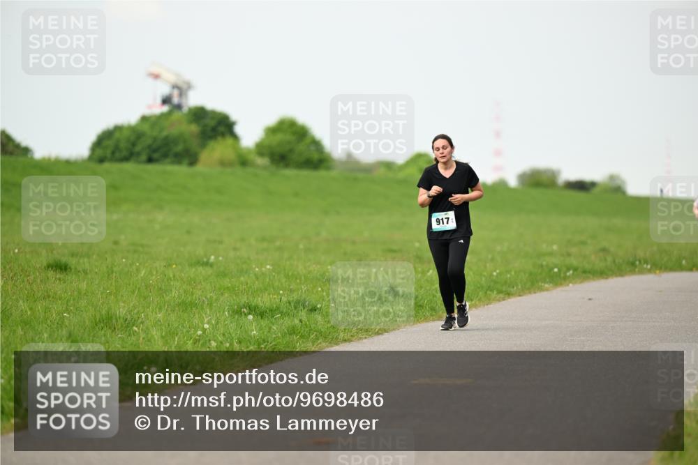 10.05.2026 - 8. Wedeler Halbmarathon Dr. Thomas Lammeyer http://msf.ph/oto/9698486 10.05.2026 11:33:15 Laufen 917 meine-sportfotos.de