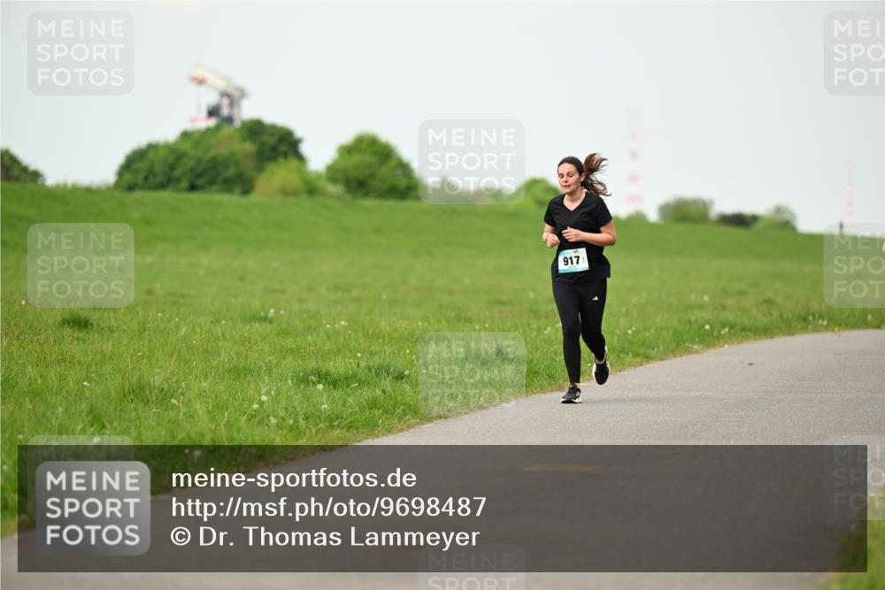10.05.2026 - 8. Wedeler Halbmarathon Dr. Thomas Lammeyer http://msf.ph/oto/9698487 10.05.2026 11:33:15 Laufen 917 meine-sportfotos.de