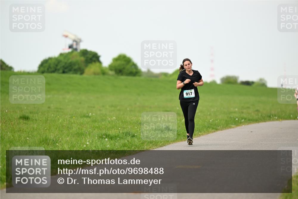 10.05.2026 - 8. Wedeler Halbmarathon Dr. Thomas Lammeyer http://msf.ph/oto/9698488 10.05.2026 11:33:15 Laufen 917 meine-sportfotos.de