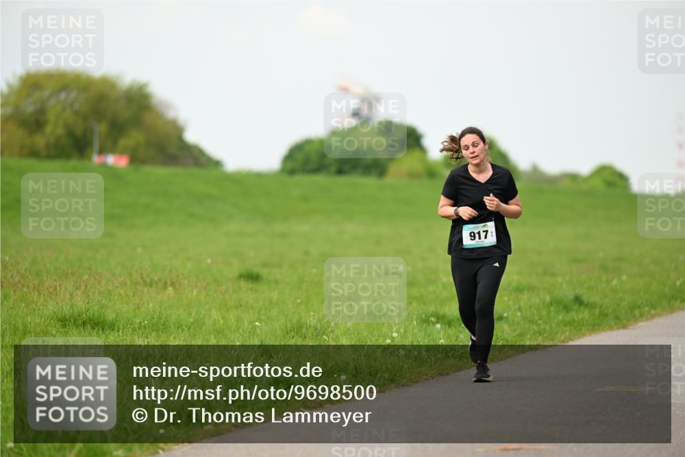 10.05.2026 - 8. Wedeler Halbmarathon Dr. Thomas Lammeyer http://msf.ph/oto/9698500 10.05.2026 11:33:18 Laufen 917 meine-sportfotos.de