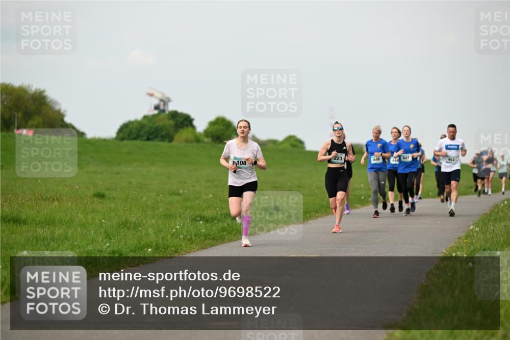 10.05.2026 - 8. Wedeler Halbmarathon Dr. Thomas Lammeyer http://msf.ph/oto/9698522 10.05.2026 11:33:27 Laufen 223, 646, 647, 453, 108 meine-sportfotos.de