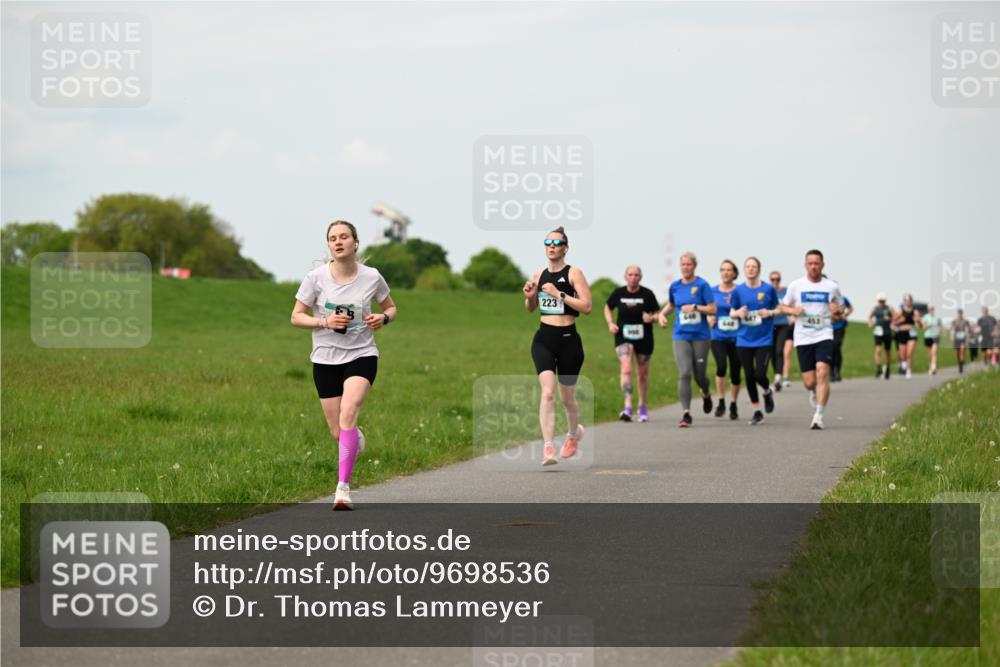 10.05.2026 - 8. Wedeler Halbmarathon Dr. Thomas Lammeyer http://msf.ph/oto/9698536 10.05.2026 11:33:29 Laufen 223 meine-sportfotos.de