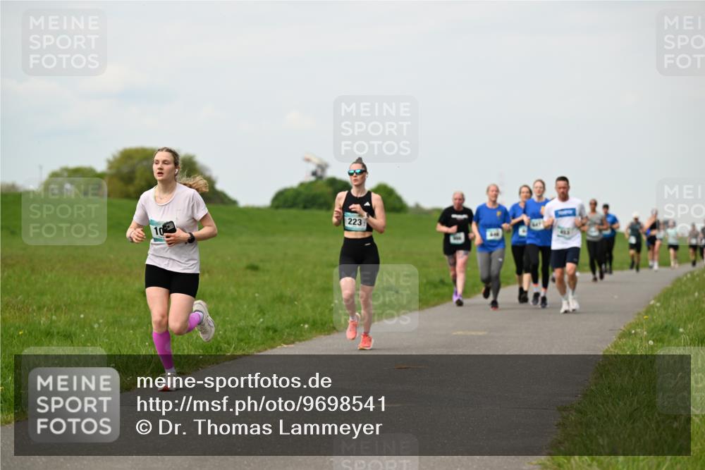 10.05.2026 - 8. Wedeler Halbmarathon Dr. Thomas Lammeyer http://msf.ph/oto/9698541 10.05.2026 11:33:30 Laufen 223 meine-sportfotos.de