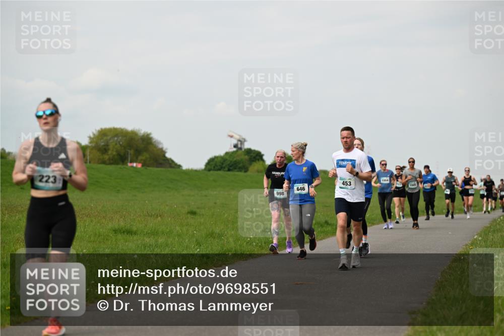 10.05.2026 - 8. Wedeler Halbmarathon Dr. Thomas Lammeyer http://msf.ph/oto/9698551 10.05.2026 11:33:32 Laufen 223, 1004, 453, 1005, 646, 998 meine-sportfotos.de