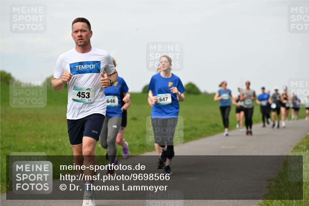 10.05.2026 - 8. Wedeler Halbmarathon Dr. Thomas Lammeyer http://msf.ph/oto/9698566 10.05.2026 11:33:35 Laufen 453, 646, 647 meine-sportfotos.de