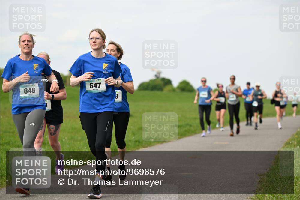 10.05.2026 - 8. Wedeler Halbmarathon Dr. Thomas Lammeyer http://msf.ph/oto/9698576 10.05.2026 11:33:37 Laufen 646, 647 meine-sportfotos.de