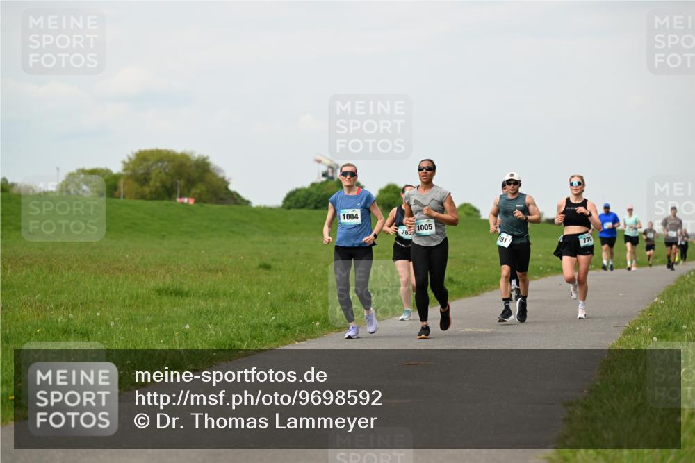10.05.2026 - 8. Wedeler Halbmarathon Dr. Thomas Lammeyer http://msf.ph/oto/9698592 10.05.2026 11:33:39 Laufen 1004, 1005, 763, 591, 770 meine-sportfotos.de