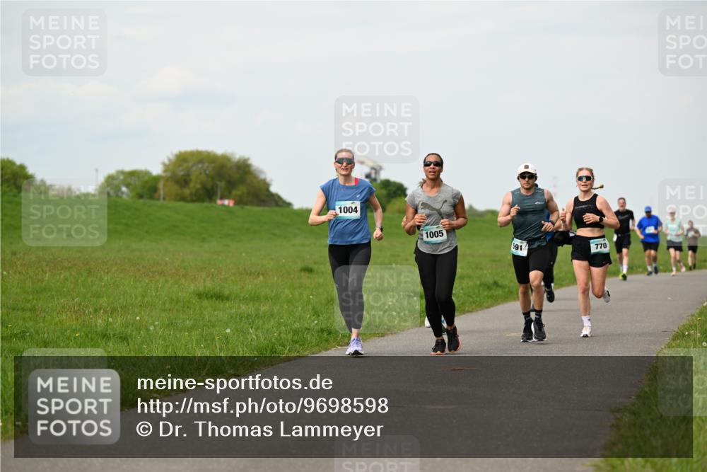 10.05.2026 - 8. Wedeler Halbmarathon Dr. Thomas Lammeyer http://msf.ph/oto/9698598 10.05.2026 11:33:40 Laufen 1004, 1005, 591, 770 meine-sportfotos.de
